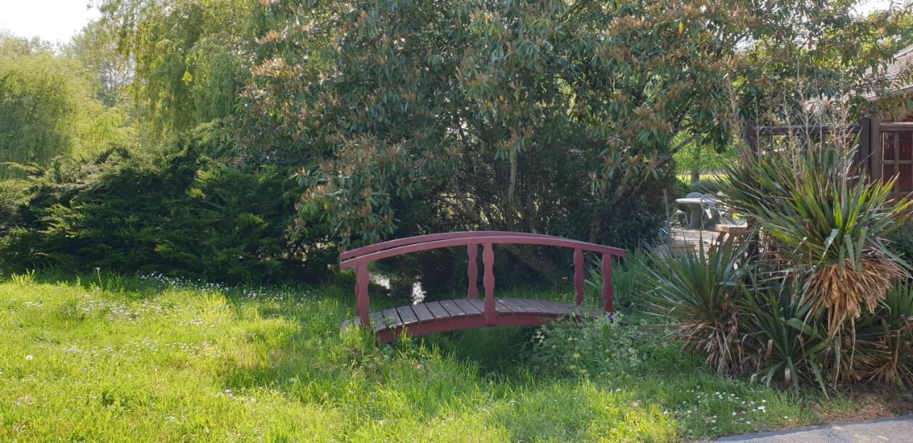Les Grands Bois Villa Saint-Épain Exteriör bild
